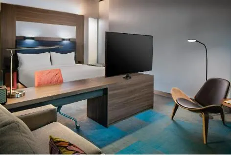 Hotel Aloft By Marriott Worth Downtown