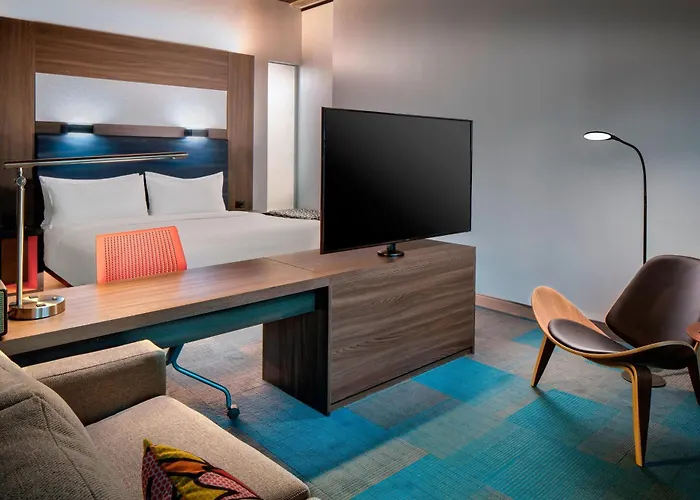 Hotel Aloft By Marriott Worth Downtown