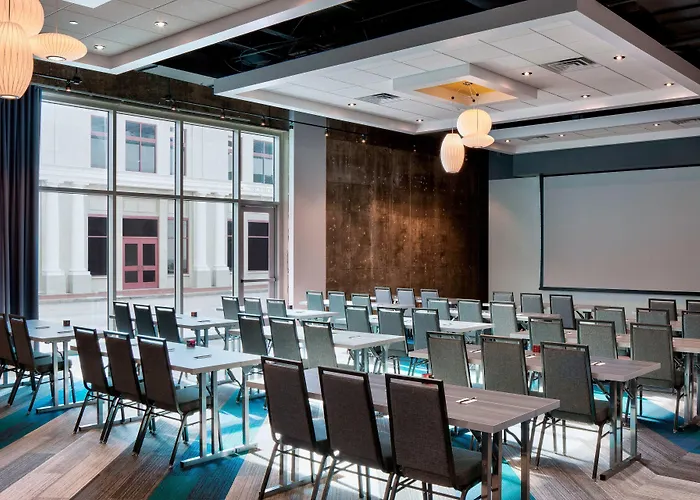 Aloft By Marriott Worth Downtown 3*
