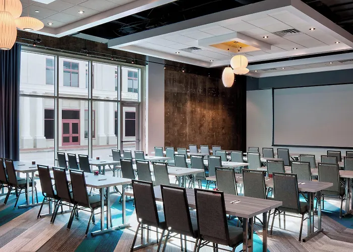 Aloft By Marriott Worth Downtown 3*