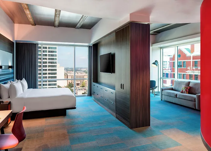 Hotel Aloft By Marriott Worth Downtown 3*